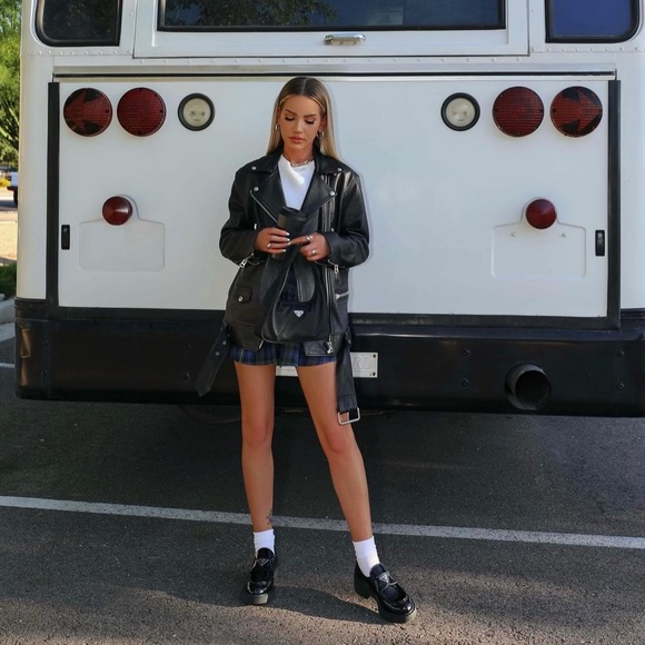 🌷 Meet your seller 🌷 - Picture 7 of 16